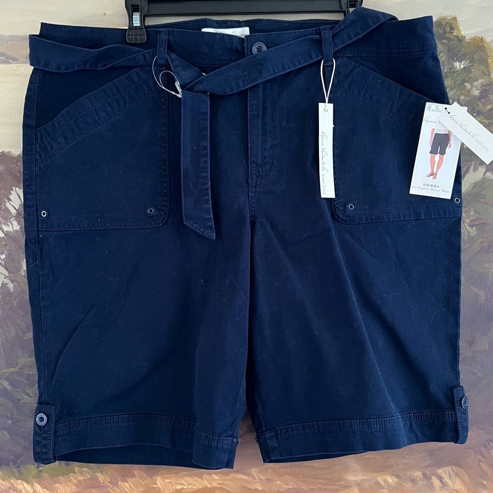 Gloria Vanderbelt NWT “ Sierra” Khaki Unltd. Navy Belted Shorts Size 16